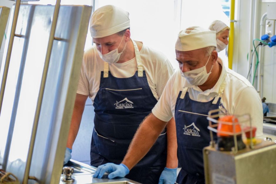 mense-scolastiche-a-pomigliano-diventano-plastic-free-e-ancora-piu-salutari