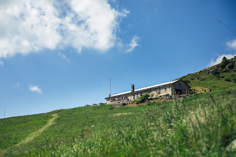 il-progetto-vivi-davanti-per-riattivare-malga-davanti-sul-monte-novegno