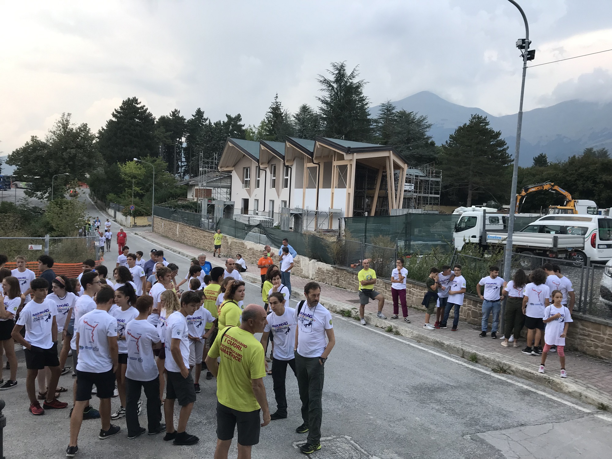 amatrice-festa-di-fine-lavori-di-costruzione-della-casa-della-montagna