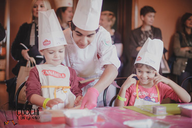 bambini-in-cucina-con-gli-chef-stellati-a-modena-il-festival-nazionale-cuochi-per-un-giorno