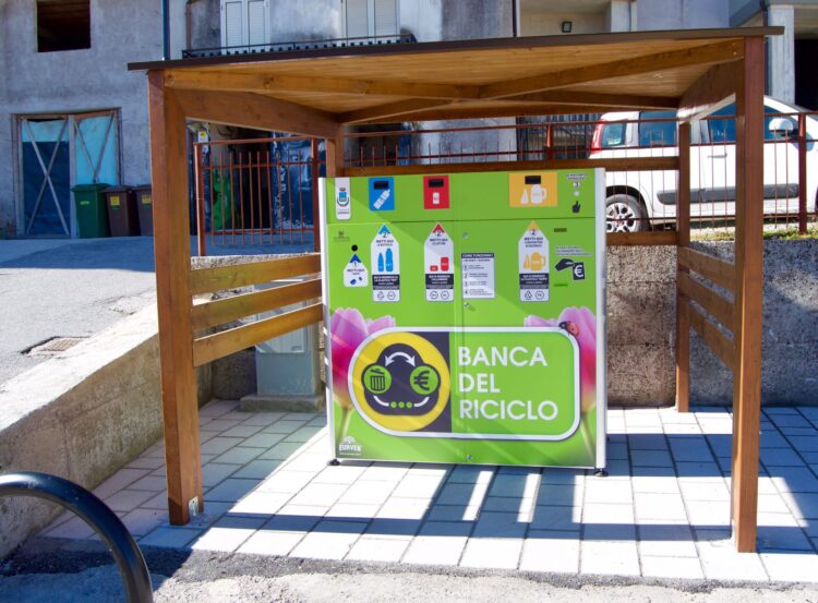 denaro-in-cambio-della-corretta-raccolta-differenziata-il-reverse-vending