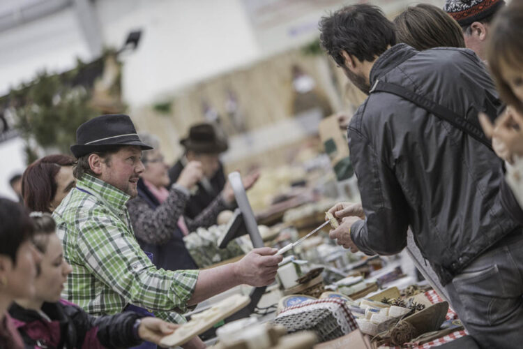 la-xiv-edizione-del-festival-del-formaggio-in-valle-aurina