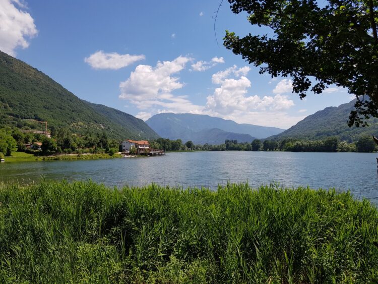 i-laghi-aumentati-artisti-a-revine-lago