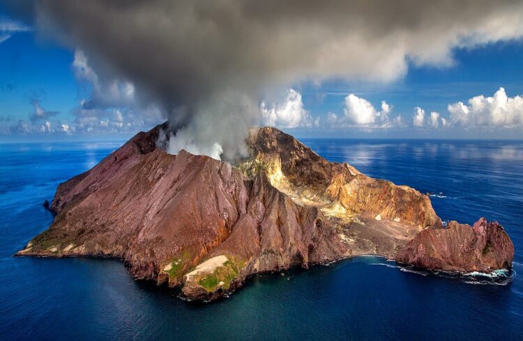 sotto-il-vulcano-serata-speciale-di-rai-documentari-sui-vulcani-italiani-e-la-vita-alle-loro-pendici